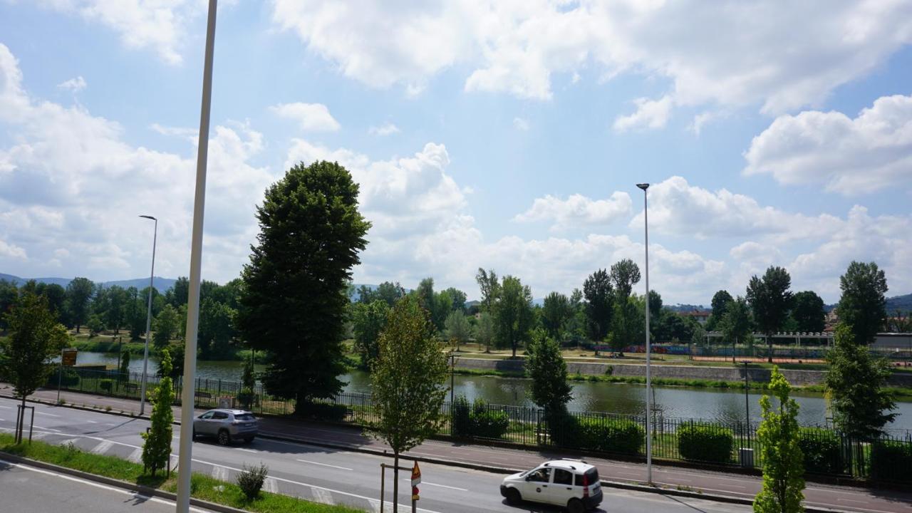 Arno River View Apartment Terraces, Free Parking フィレンツェ エクステリア 写真